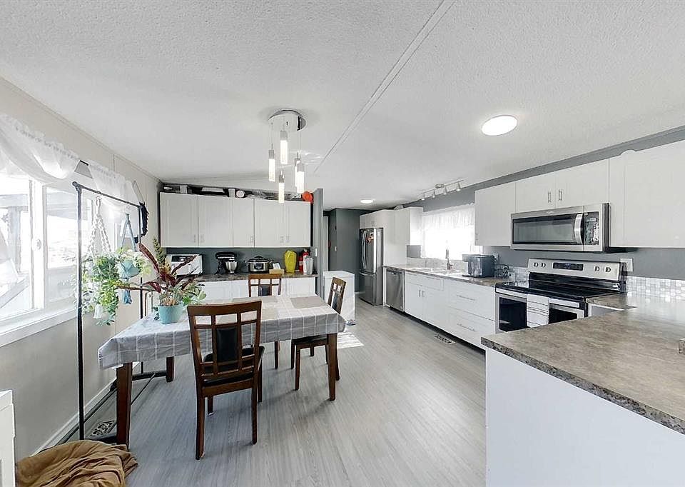 1st image of 404 6th Ave NW #130