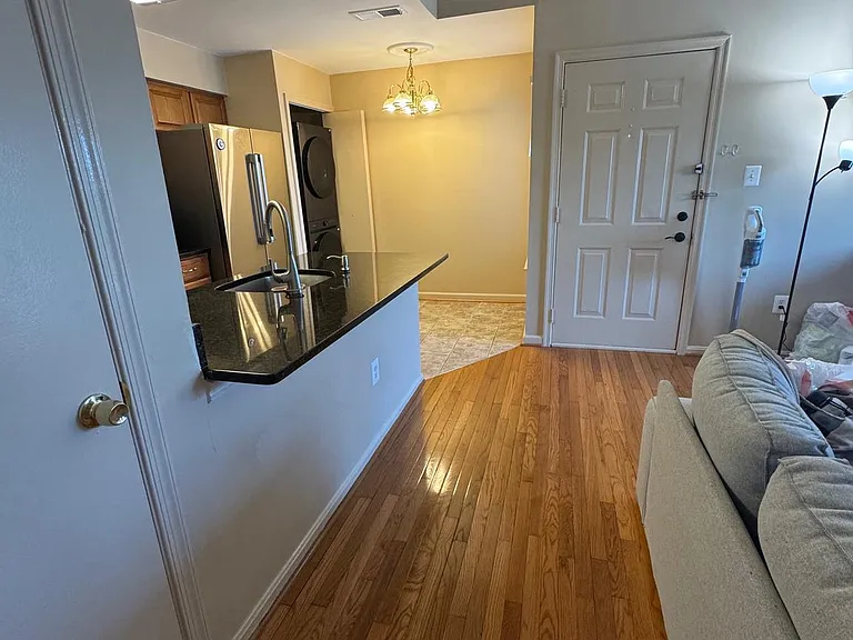 8610 Beekman Pl #C — Photo 18