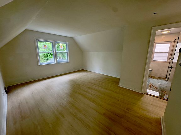 5th image of 1335 Marengo Ave Unit 2