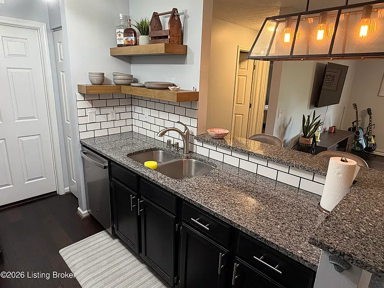 341 Piatt Pl #104 — Photo 8