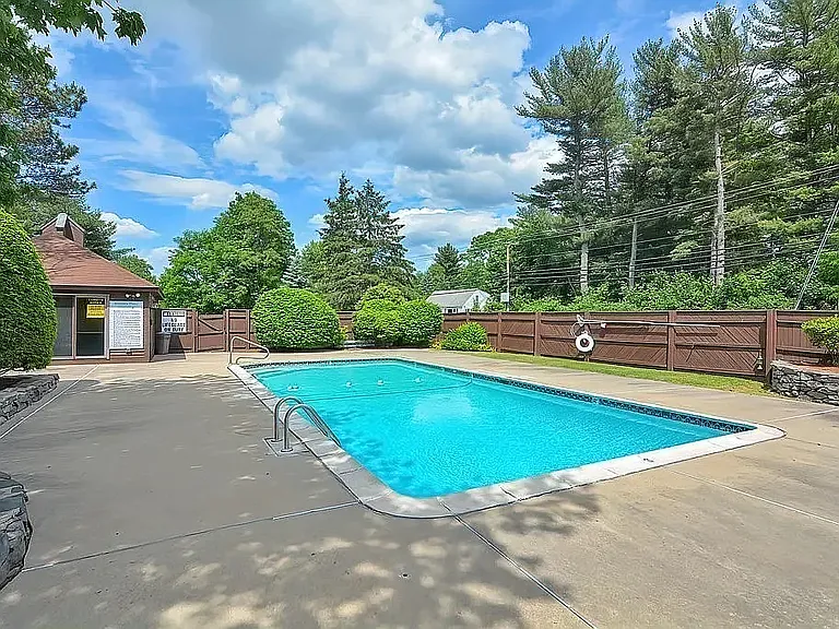 9 Cornwall Ln — Photo 21