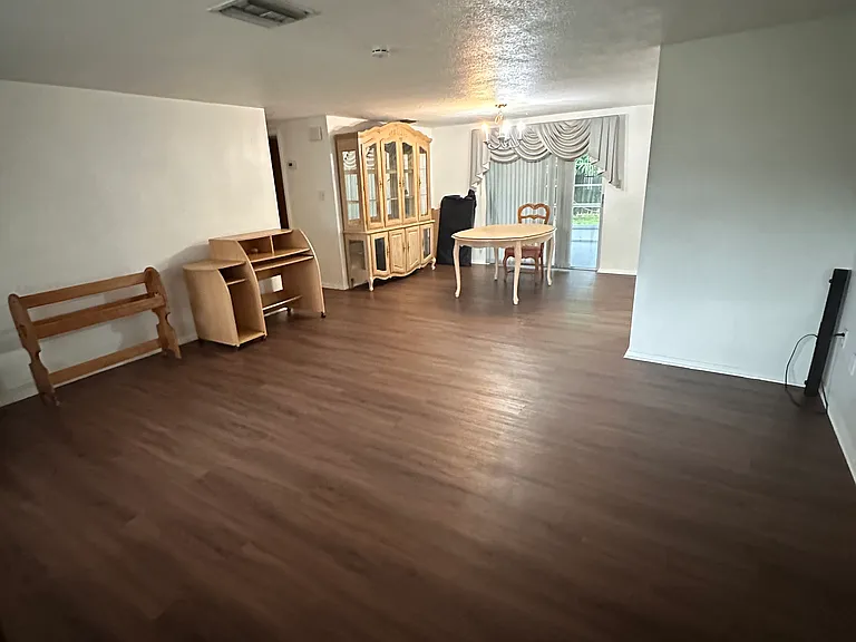 5616 Canosa Dr — Photo 2