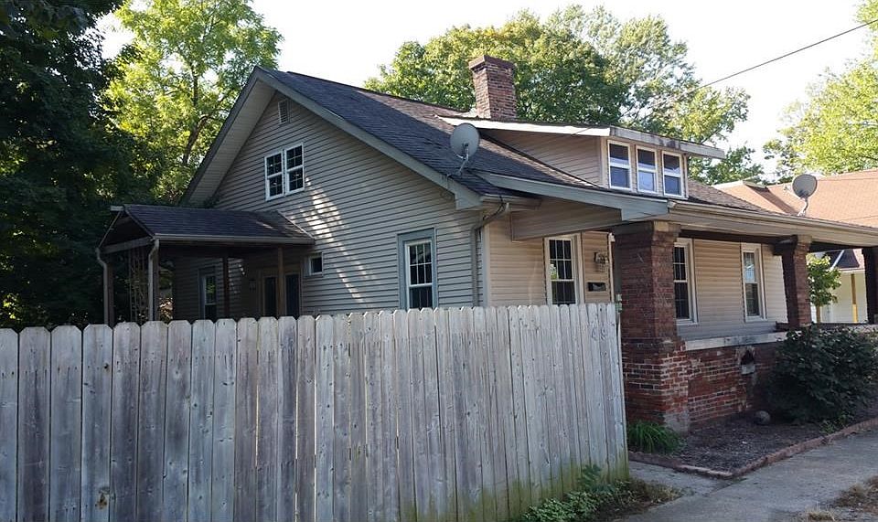 2nd image of 49 W Wayne St