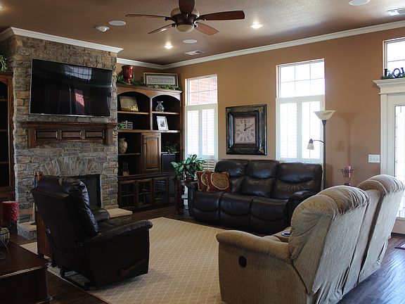 5th image of 16801 Dowd Ln