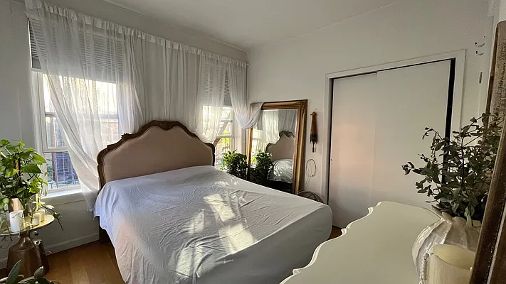 Rented by REAL New York | media 9