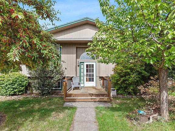 3rd image of 4203 E Congress Ave