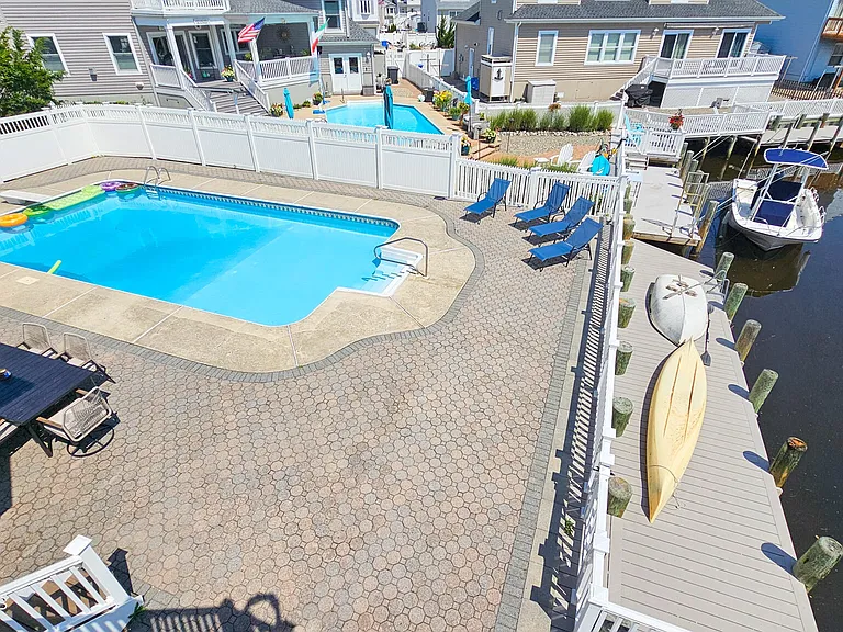 702 Newell Ave — Photo 11