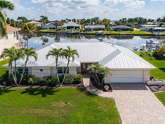 3rd image of 5319 Malibu Ct