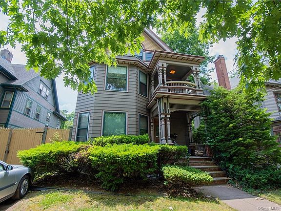 3rd image of 826 Elm St