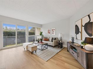 105 Conroy Cres #102, Guelph, ON N1G 2V5