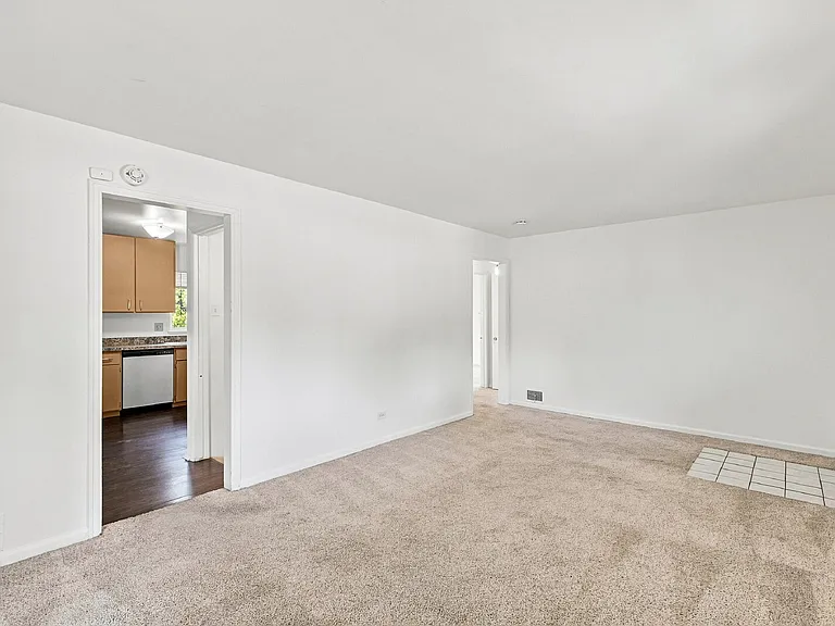 1811 S Irving St — Photo 4