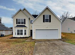 720 Red Oak Tree Dr, Fuquay Varina, NC 27526