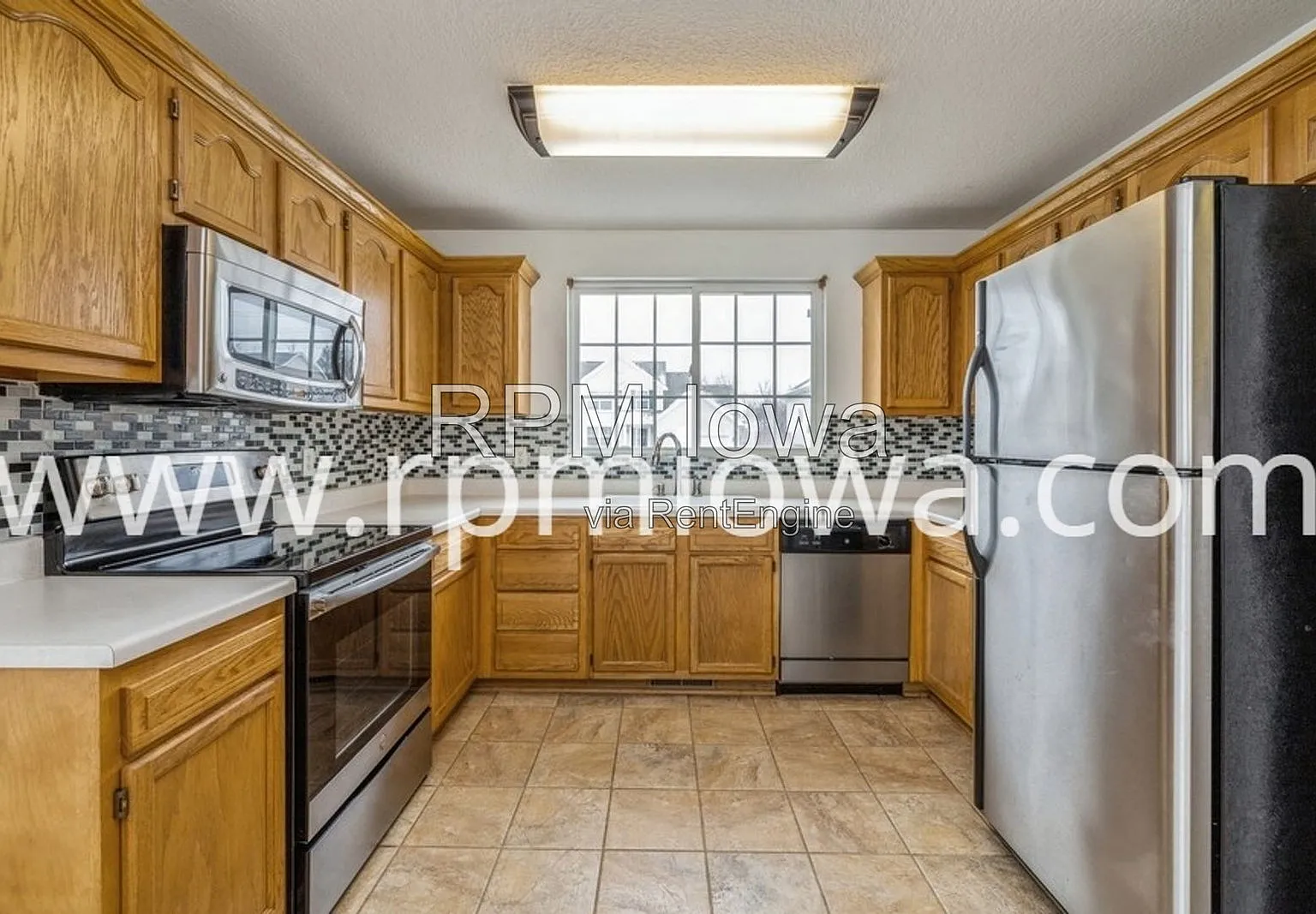 4 bed, 3.5 bath, 1408 sqft, $2,495 — Photo 3