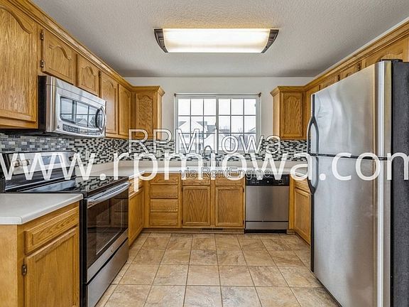 3rd image of 9315 Kingman Dr