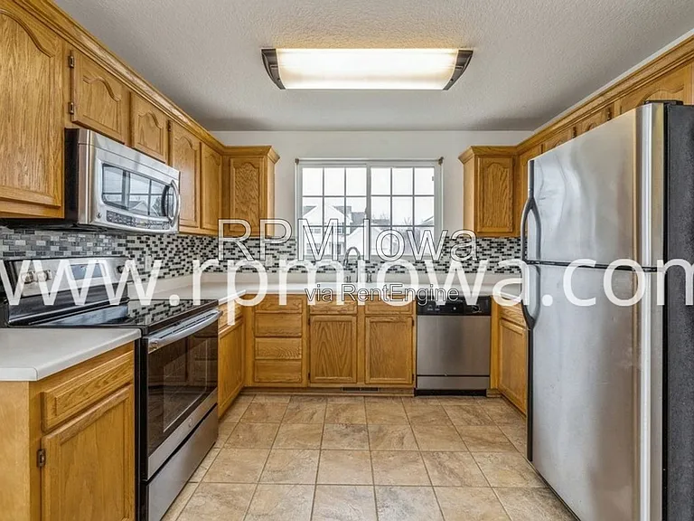 9315 Kingman Dr — Photo 3