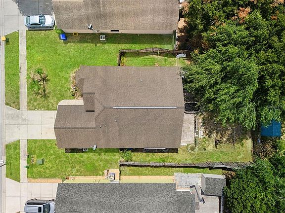 5th image of 2318 Barons Ct