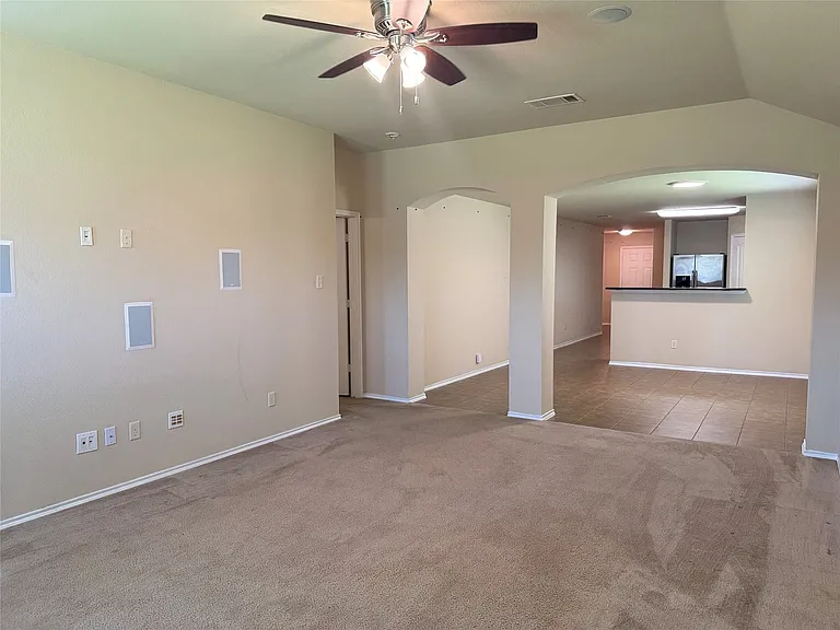 327 Elam Dr — Photo 7