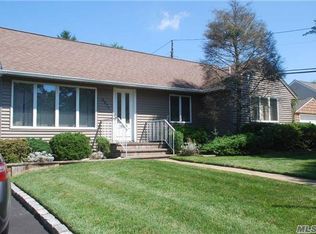 2977 Ruth Rd, Wantagh, NY 11793