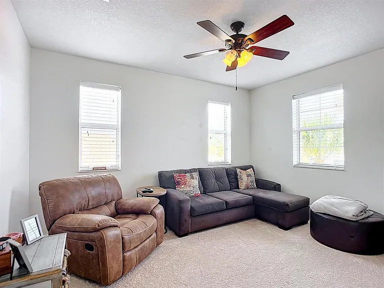 11931 SW Crestwood Cir — Photo 27