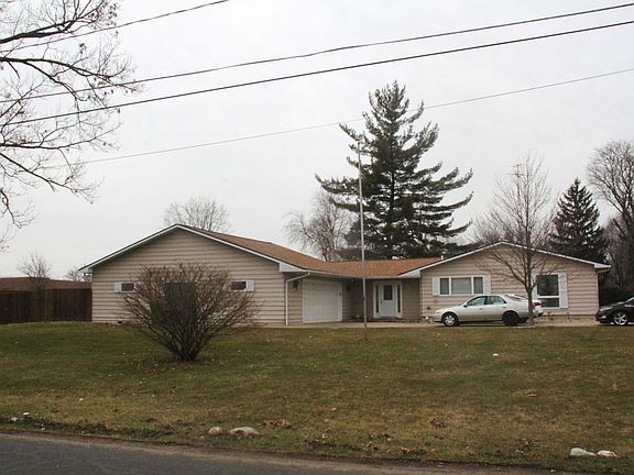 3rd image of 107 De Voll Ct