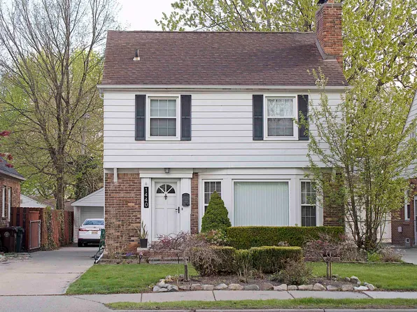 1440 Vernier Rd, Grosse Pointe Woods, MI 48236