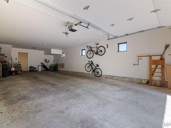 4th image of 4443 Olive St