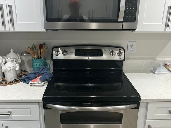 4th image of 35 Beech St APT 25