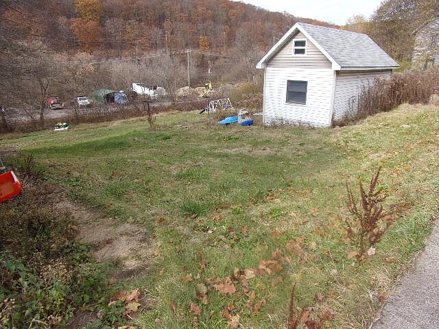 2nd image of 713 N Broad St