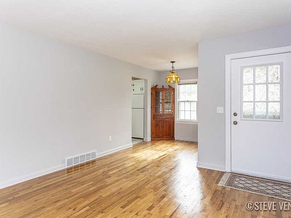 4th image of 101 Majestic St SE