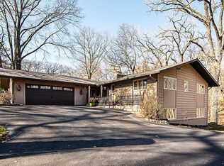 12451 Oak Brook Pl, Dubuque, IA 52001