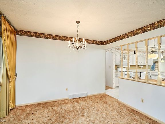 4th image of 2611 Dorset Dr