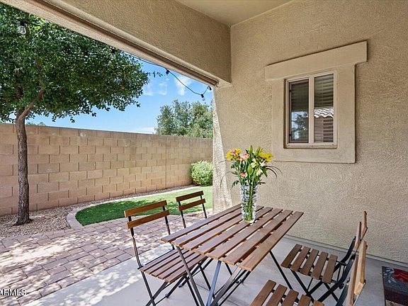 5th image of 674 S LAVEEN Drive