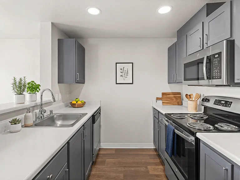 Deer Creek Apartments — Photo 44