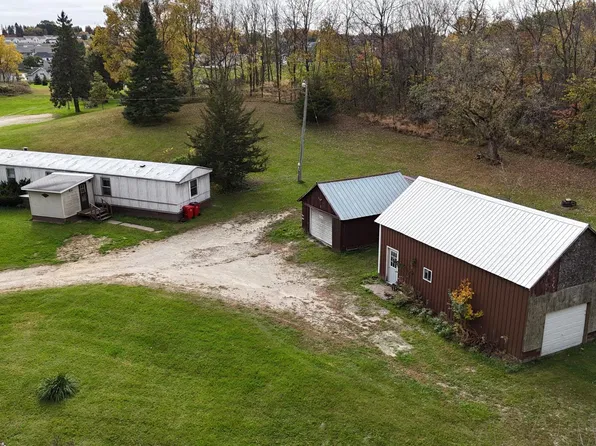 805 5th St SW, Pine Island, MN 55963