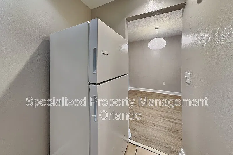 3 bed, 2.0 bath, 1112 sqft, $1,899 — Photo 4