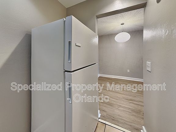 4th image of 918 Lake Destiny Rd Unit E
