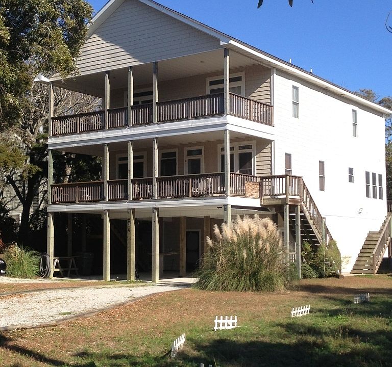1st image of 214a Lee Drive #A