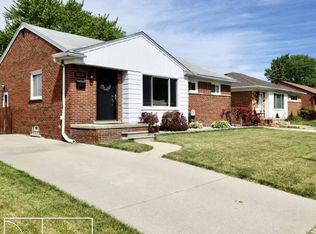 29121 Rosemont St, Roseville, MI 48066