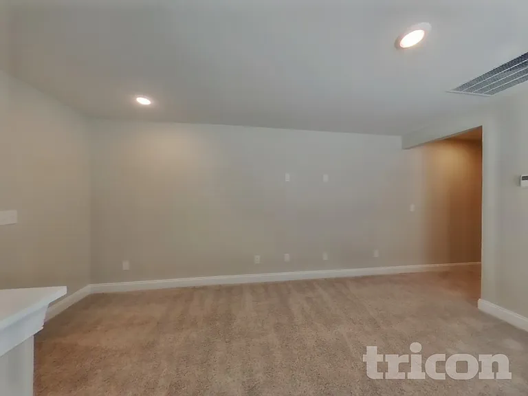 1331 Carriage Park Dr — Photo 21