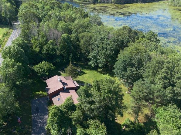 1023 N Woodstock Rd, Southbridge, MA 01550
