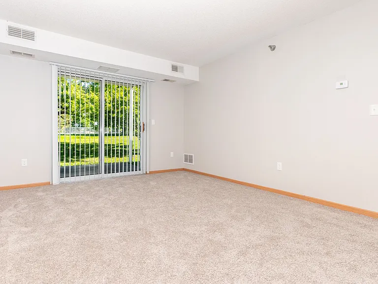911 41st St NW #103 — Photo 3