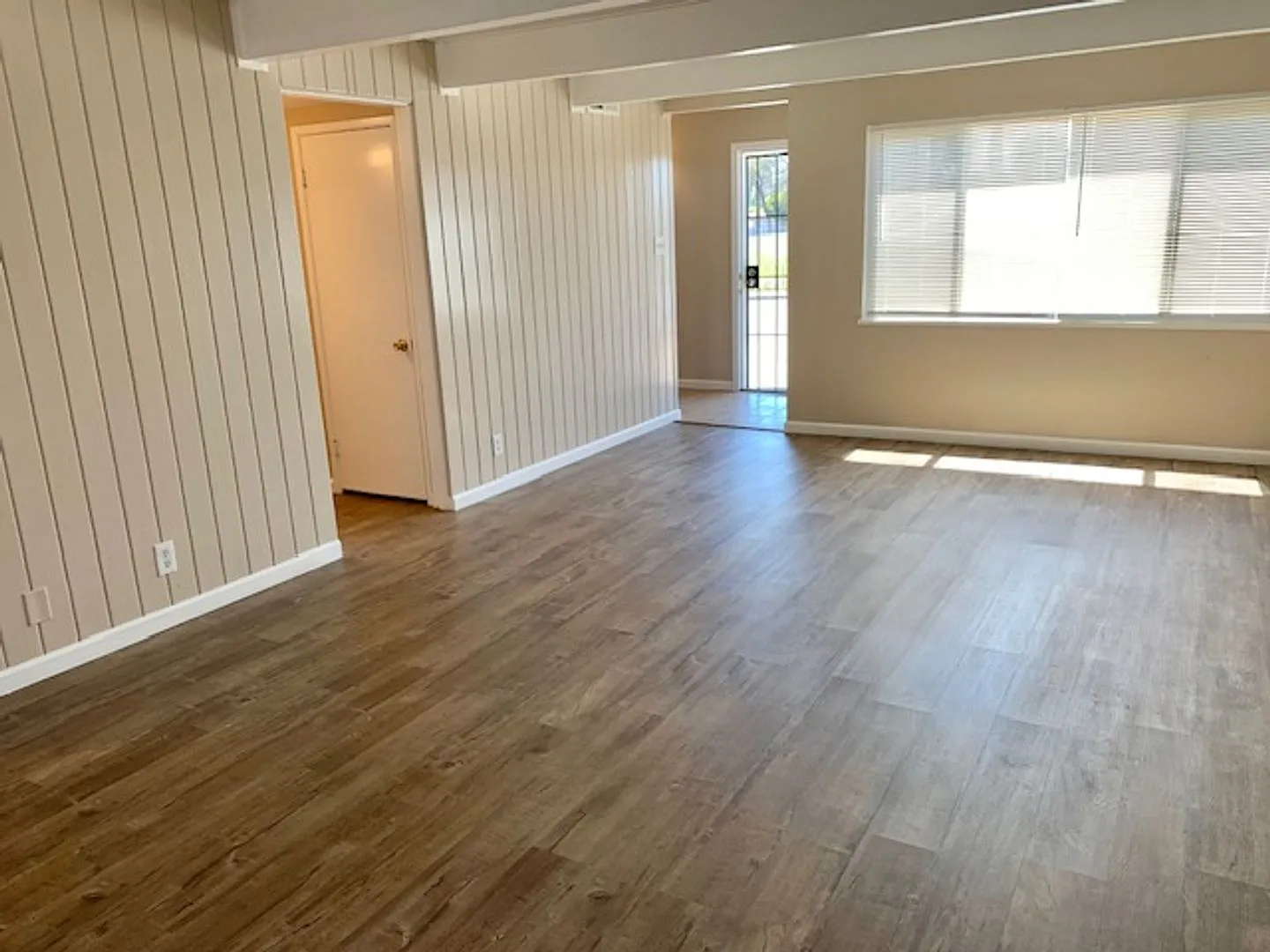 4 Bed 1.5 Bath House In Richmond -- Available Now !! — Photo 3