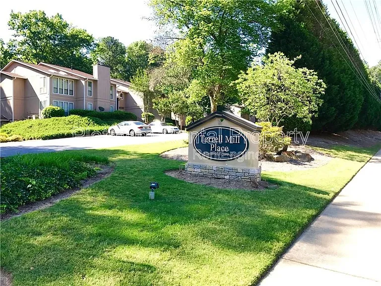 1555 Terrell Mill Pl SE #E — Photo 32