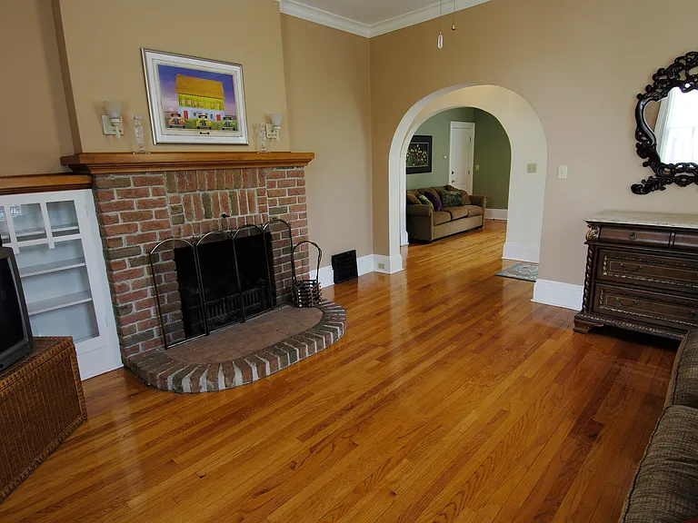 114 S 2nd St #1 — Photo 2