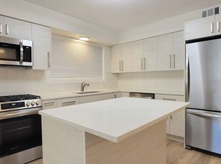 2740 W Farragut Ave #1, Chicago, IL 60625