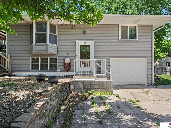 4841 Goldenrod Ln, Lincoln, NE 68512