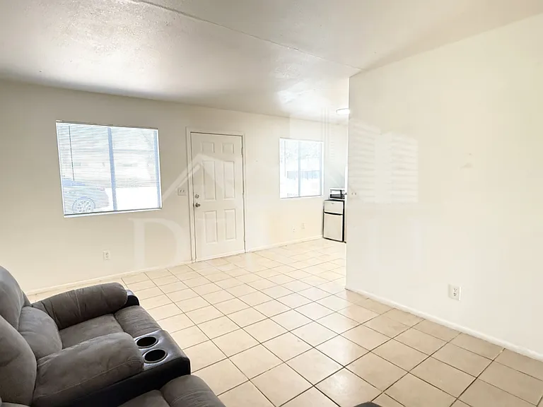 2061 S Apache Dr #1 — Photo 4