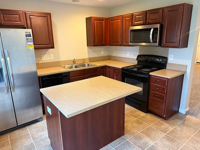 10143 Ballyclare Ct — Photo 2
