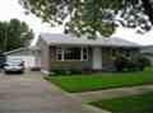 1304 Valley View Dr, Minot, ND 58703
