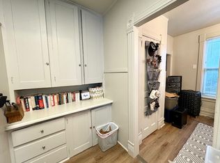 221-223 N Pinckney St #221-2R, Madison, WI 53703